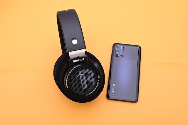 网课时代新选择,三段均衡音乐娱乐外带兼顾,入手飞利浦SHP9500