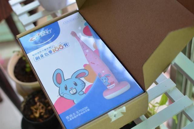 适合孩子的牙刷很重要:佳洁士S7000K儿童智能电动牙刷评测