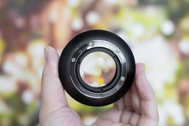 不到3K的徕卡镜头,国产七工匠75mm F1.25,享受极致虚化