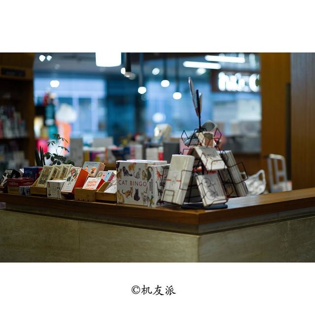 不到3K的徕卡镜头,国产七工匠75mm F1.25,享受极致虚化