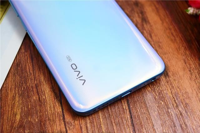 预算2000元5G手机怎么选?vivo Z6可能要更适合你!