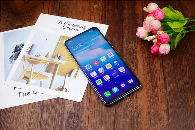 预算2000元5G手机怎么选?vivo Z6可能要更适合你!