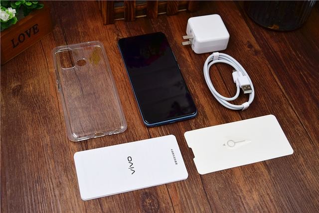 预算2000元5G手机怎么选?vivo Z6可能要更适合你!