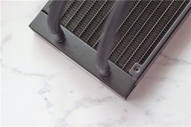 手把手教你装CPU水冷,超频三凌镜360水冷分享