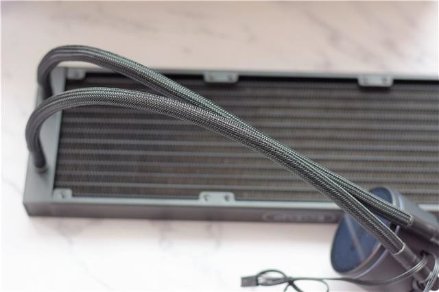 手把手教你装CPU水冷,超频三凌镜360水冷分享