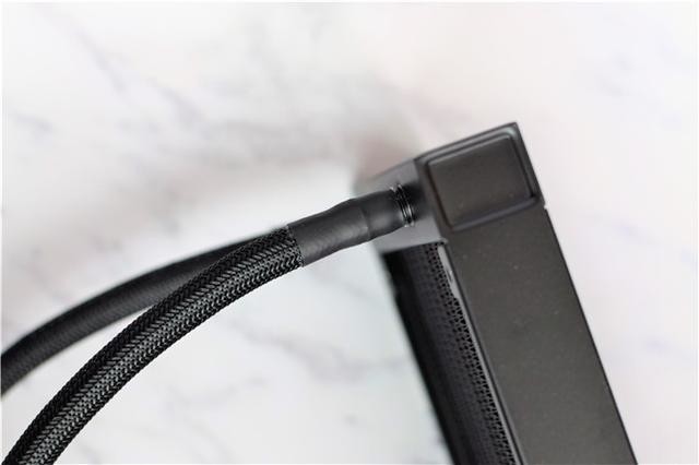 手把手教你装CPU水冷,超频三凌镜360水冷分享
