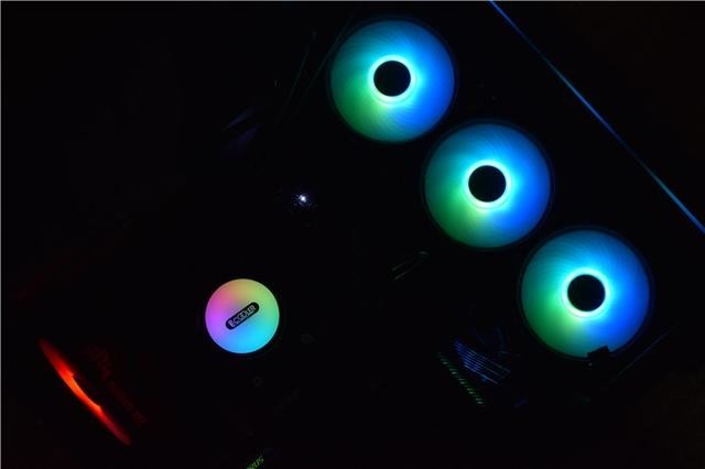 手把手教你装CPU水冷,超频三凌镜360水冷分享