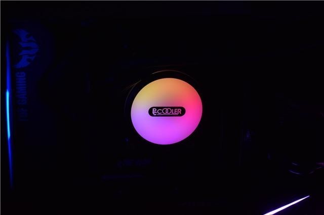 手把手教你装CPU水冷,超频三凌镜360水冷分享