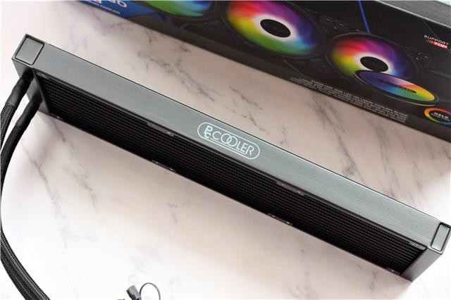 手把手教你装CPU水冷,超频三凌镜360水冷分享