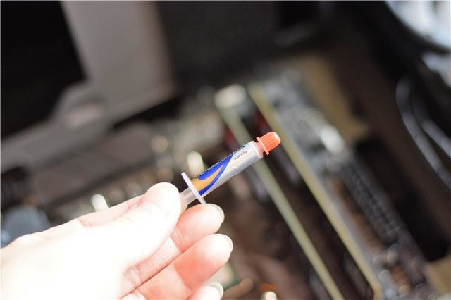 手把手教你装CPU水冷,超频三凌镜360水冷分享