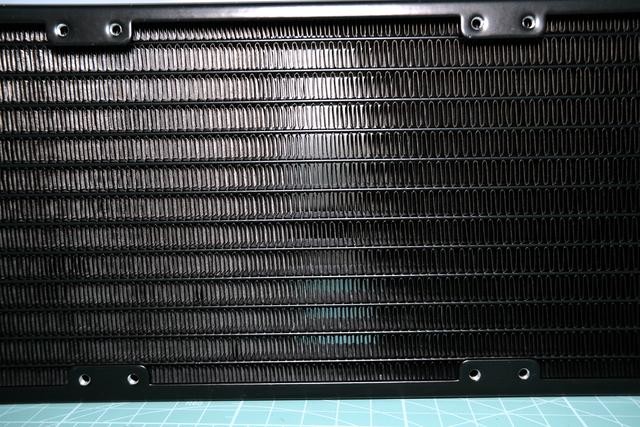 熄灭火焰山的挑战!颜值360水冷比240水冷强多少?