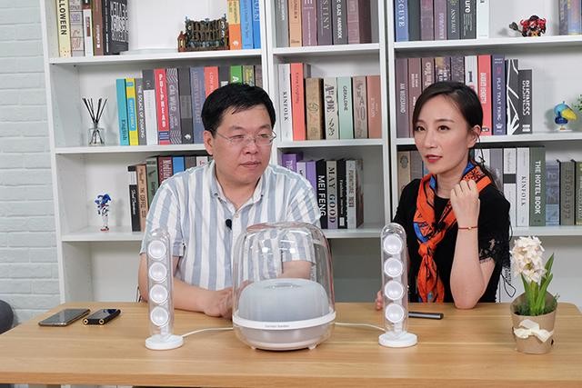全新升级哈曼卡顿SoundSticks 4音箱:梦幻水晶造型 震撼音乐体验