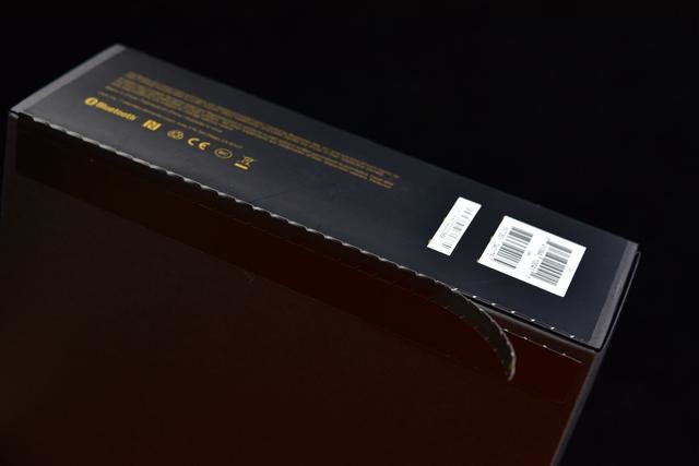 美国人是不是喜欢自带BGM,继BOSE后又一美国品牌把音箱挂脖子上