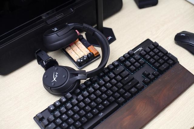 我的Hyperx套装再次升级,HyperxCloud Flight S天剑拆解看提升