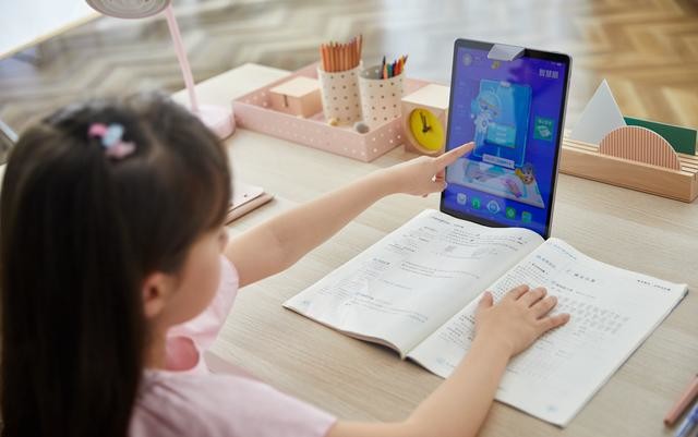 步步高开启家教机人工智能时代,孩子辅导不再依赖父母