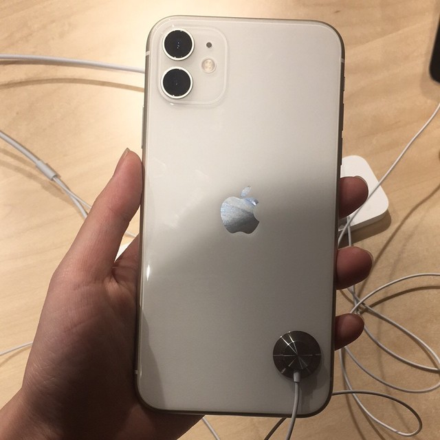 iphone11白色好看爆了真的没买错