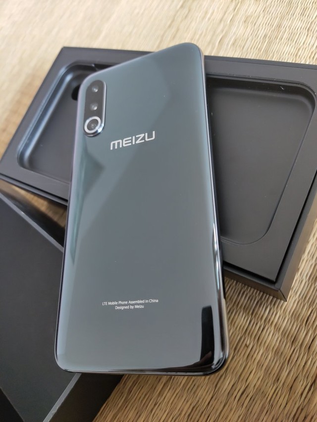 魅族16sp的极边全面屏才叫真的全面屏,知道了么?