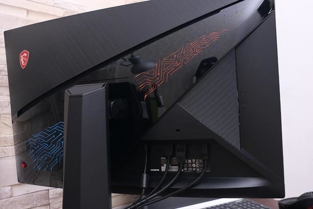 й⻹ RGB΢ Optix MPG27CQ 羺Ϸʾ