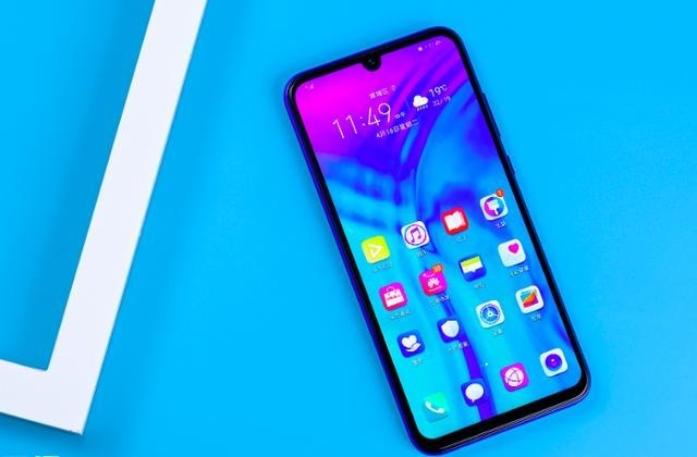 荣耀20i另外在拍照方面,oppo a9搭载了后置1600万ai双摄,不仅有高像素