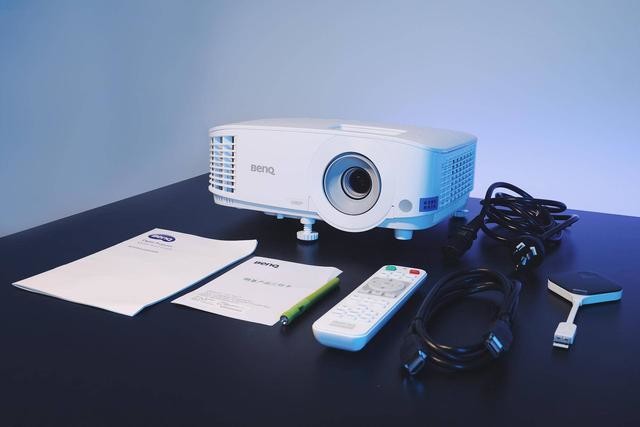 办公幸福感「瞬间提升」,BenQ E580T 上手体验