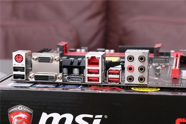 ɼԦ˫4Kʾ΢Z270+RX580װ