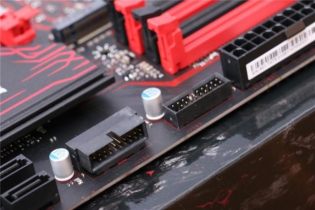 ɼԦ˫4Kʾ΢Z270+RX580װ