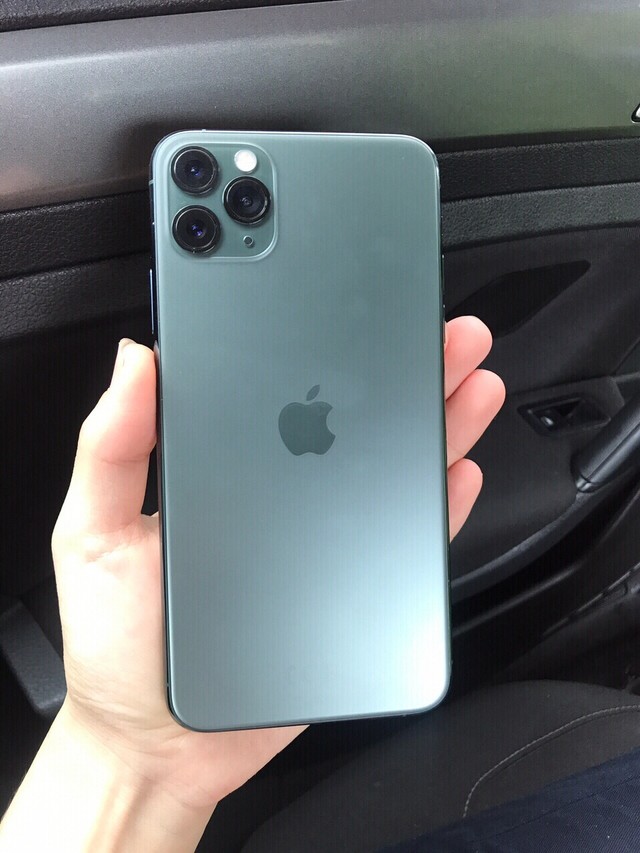 iphone11promax的颜色对比哪个更强