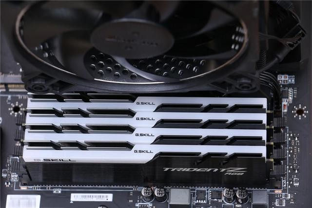 յװ show΢Z270 GAMING PRO+˼C4װ