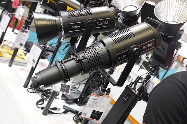 2020P&I | 从闪光灯到LED补光灯 神牛P&I现场展示不俗实力