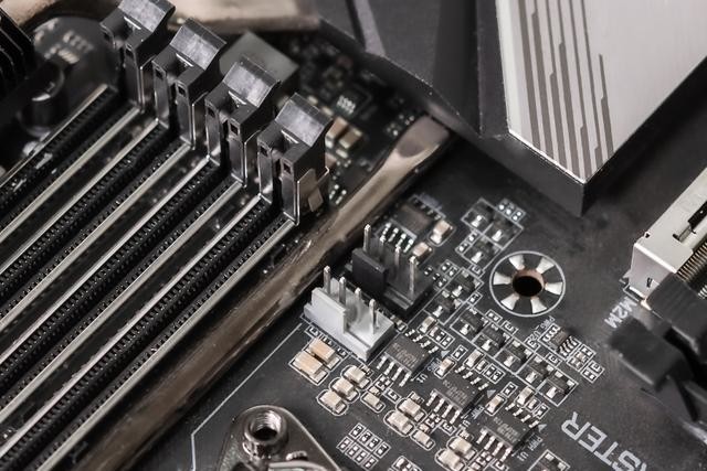 技嘉X299X AORUS MASTER主板评测:为新品CPU而生的全能型选手