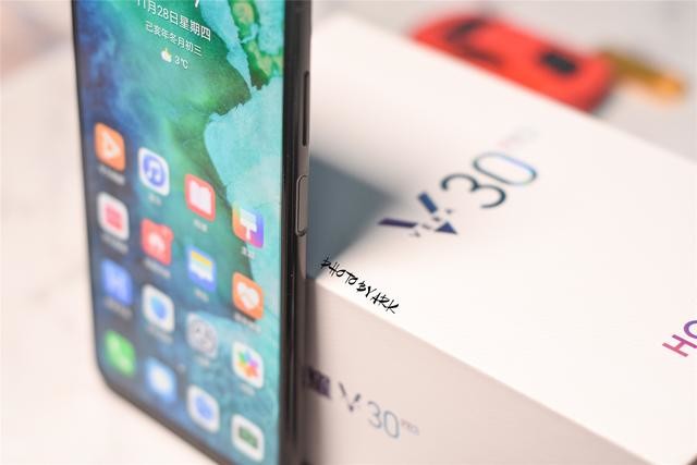 除了5G双模旗舰芯片,荣耀V30 PRO这些亮点你也应该知道
