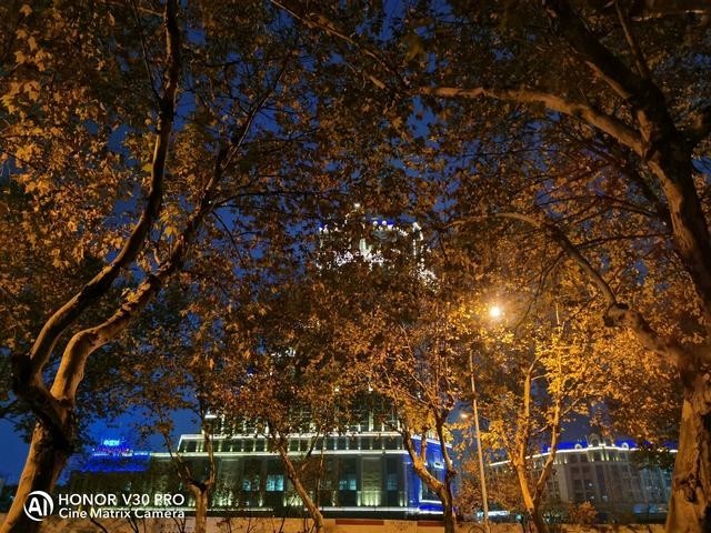除了5G双模旗舰芯片,荣耀V30 PRO这些亮点你也应该知道