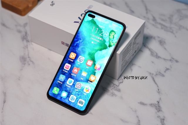 除了5G双模旗舰芯片,荣耀V30 PRO这些亮点你也应该知道