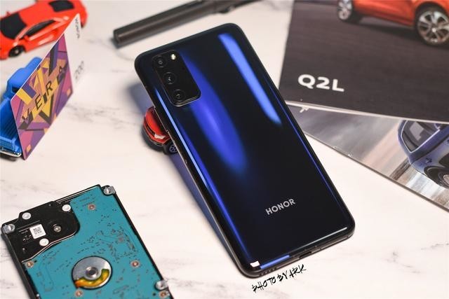 除了5G双模旗舰芯片,荣耀V30 PRO这些亮点你也应该知道