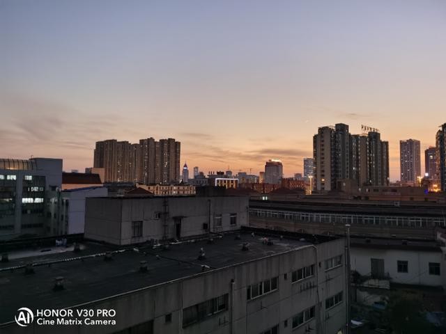 除了5G双模旗舰芯片,荣耀V30 PRO这些亮点你也应该知道