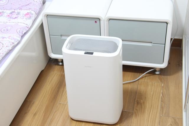家里湿气重?只需一台伊岛除湿机逐浪D15就可以解决潮湿问题