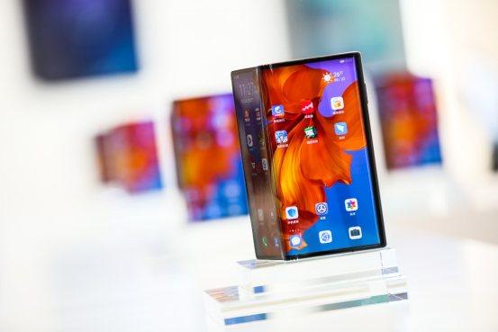 折叠屏手机的很佳方案?华为Mate X似乎给出了答案