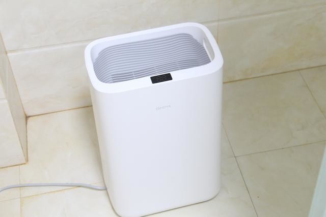 家里湿气重?只需一台伊岛除湿机逐浪D15就可以解决潮湿问题