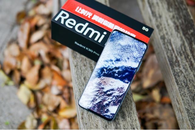2000元档性价比手机有哪些?新旧5G手机碰撞,Redmi笑到最后