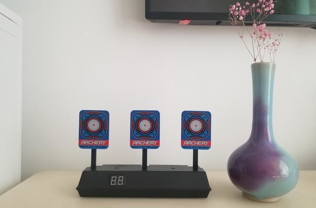 小米又出新品,首款智能对战机器人360度全景旋转发射玩到嗨