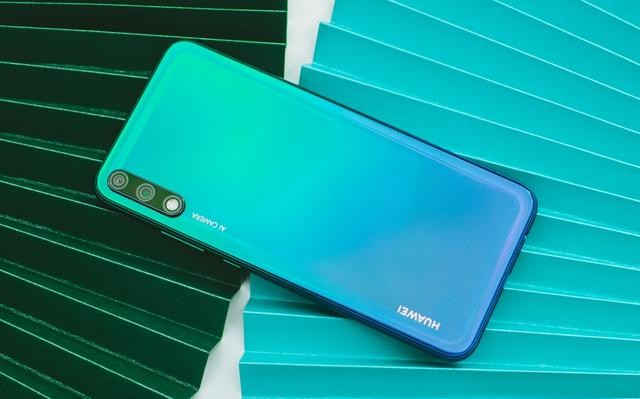 潮流配色 超清夜拍 华为畅享10让年轻人爱不释手