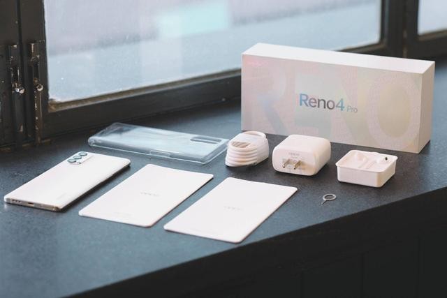 这台OPPO Reno4,靠着轻薄和颜值能够让小姐姐放弃买微单吗?