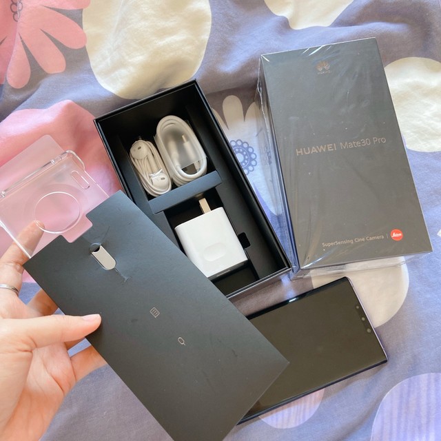 美哭了,华为mate30pro开盒