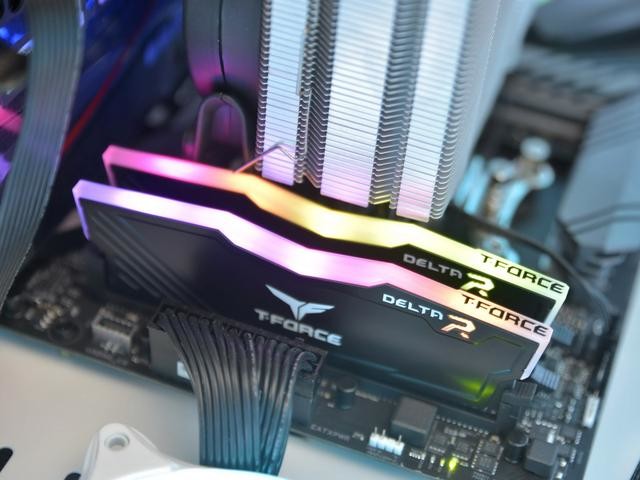 3000ϵ3866ʮDELTA RGBϵDDR4 3000 16G(8G2)װ