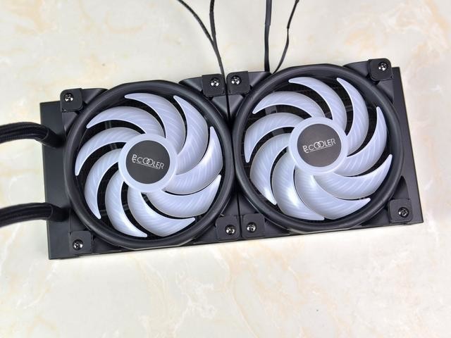 全面屏ARGB灯效让整机更酷炫,超频三凌镜GI-CX240水冷散热器体验