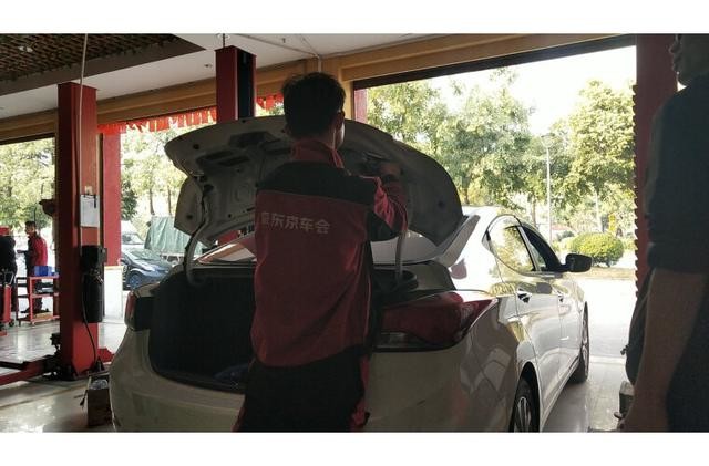 全面屏设计,前后双录不惧黑天白夜!盯盯拍E5评测