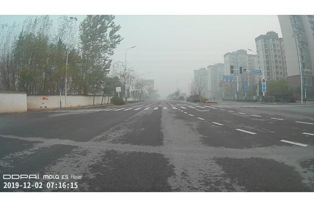 全面屏设计,前后双录不惧黑天白夜!盯盯拍E5评测