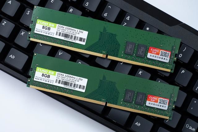 换上低价的普条酷兽ddr43200频率内存条