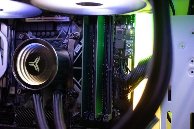 DDR4ڴ۱󣬻ϵͼ۵DDR4 3200Ƶڴ