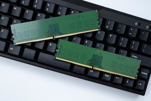 DDR4ڴ۱󣬻ϵͼ۵DDR4 3200Ƶڴ